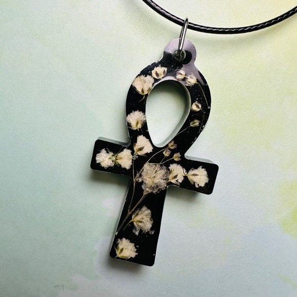 Handmade Ankh Cross with real flowers - Picture 3 of 7